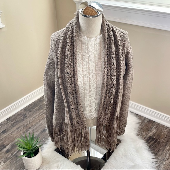 BCBGMaxAzria fringe cropped cardigan- vintage - Picture 4 of 9